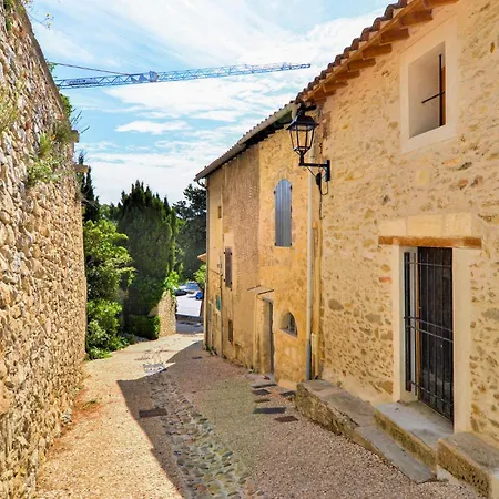 1 Bedroom Stunning In * Villeneuve-lès-Avignon