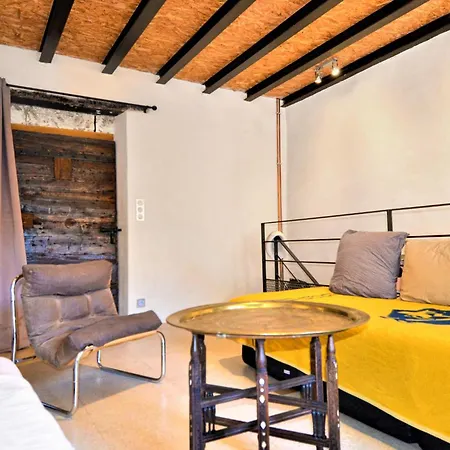 1 Bedroom Stunning In *